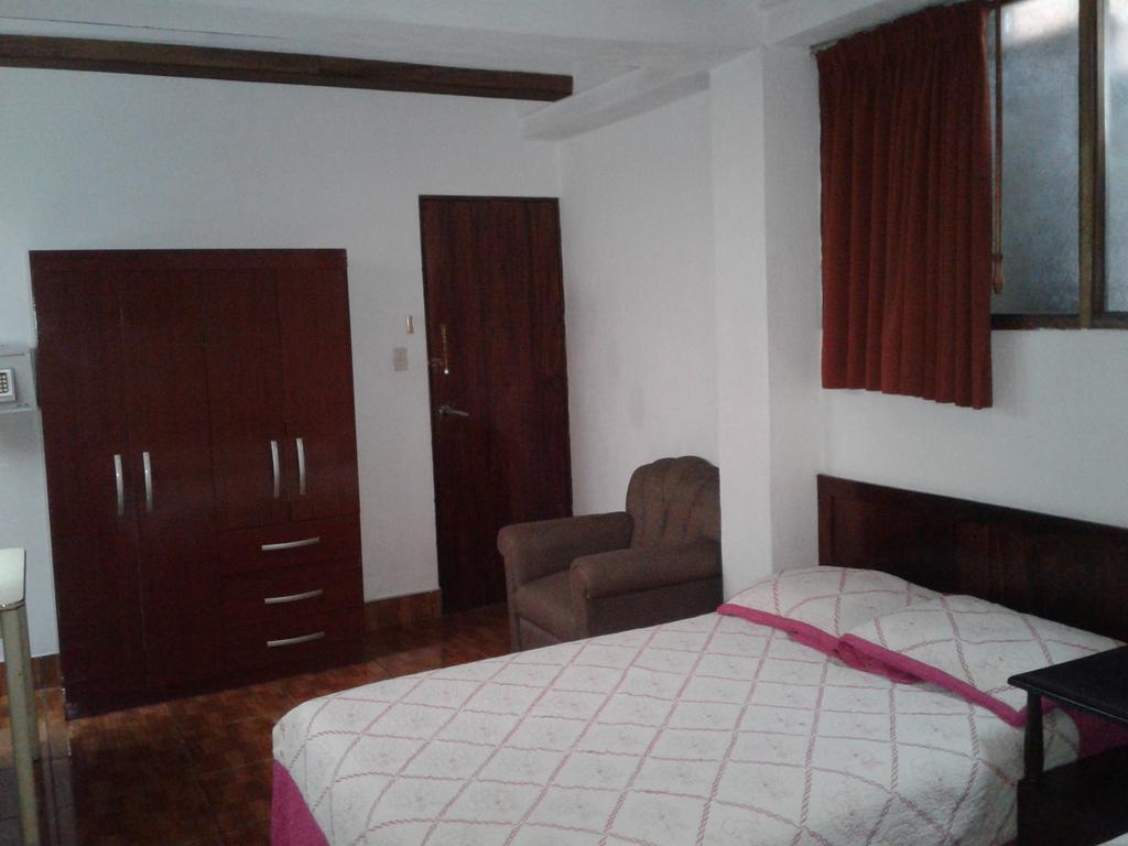 Hotel Posada Proceres Guatemala City Bagian luar foto