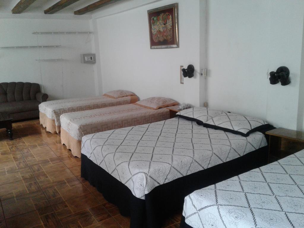 Hotel Posada Proceres Guatemala City Ruang foto